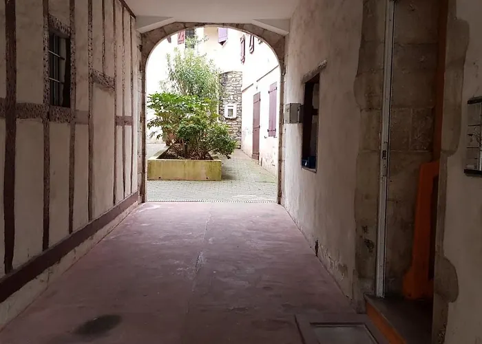 T2 Basque Апартаменты